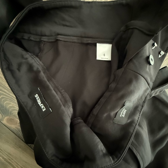 Express Hi-Rise Shortie - Picture 3 of 3